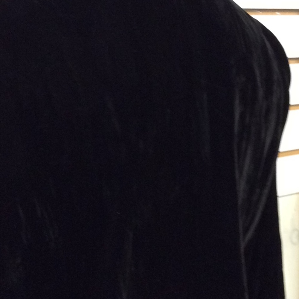 Black top - Picture 4 of 6